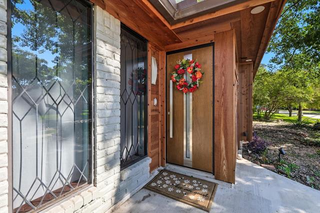 Building Photo - 1617 Oak Creek Dr