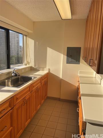 Building Photo - 1330 Heulu St