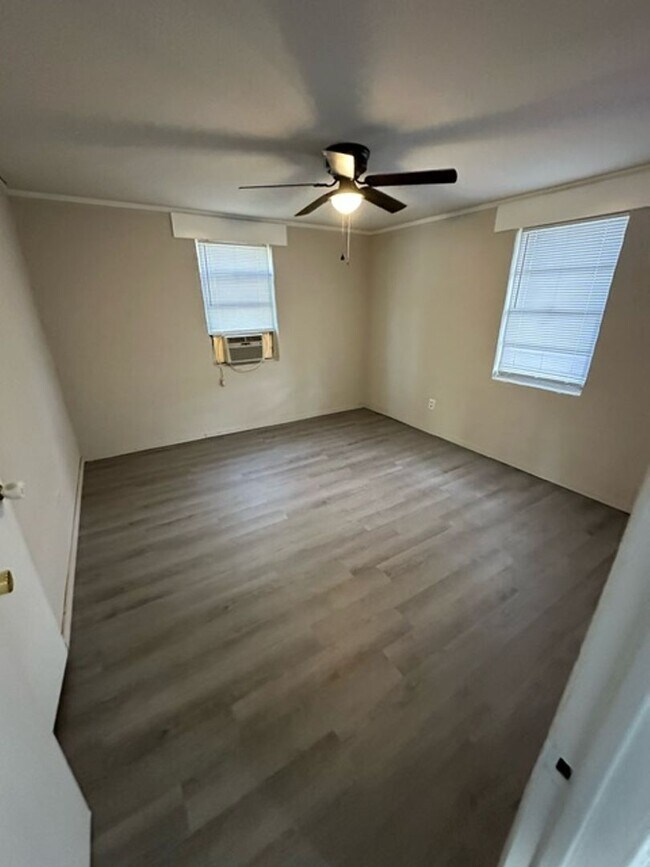 Foto del edificio - West Columbia Convenience