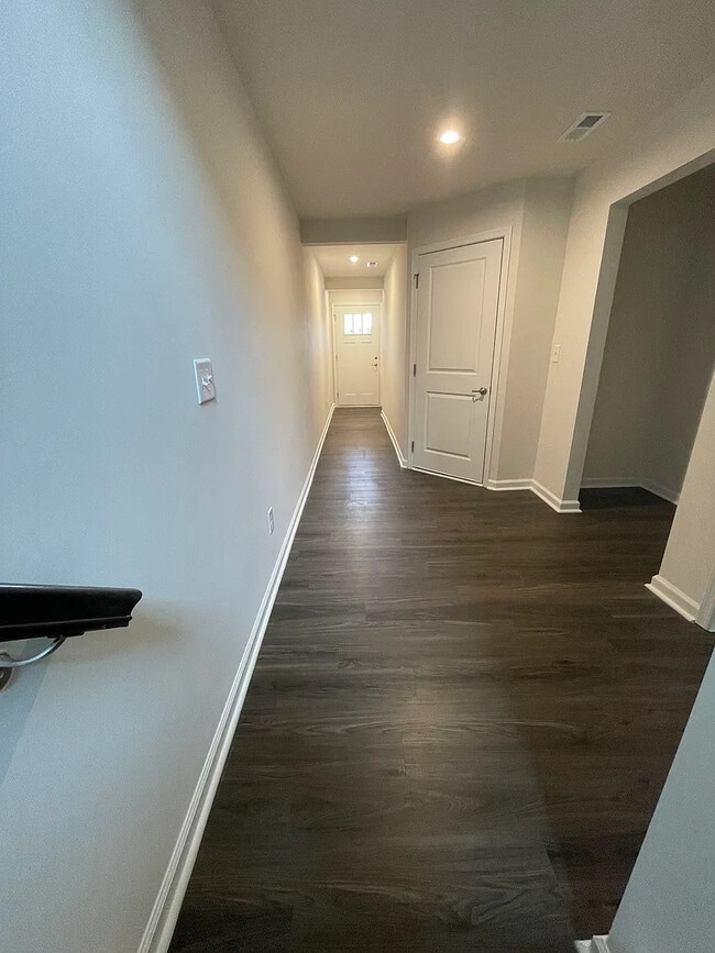Building Photo - Room in Townhome on Crudent Rd
