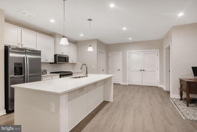 Foto del edificio - 21460 Mount Sterling Ter