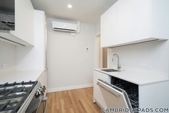 Building Photo - 19A Forest St