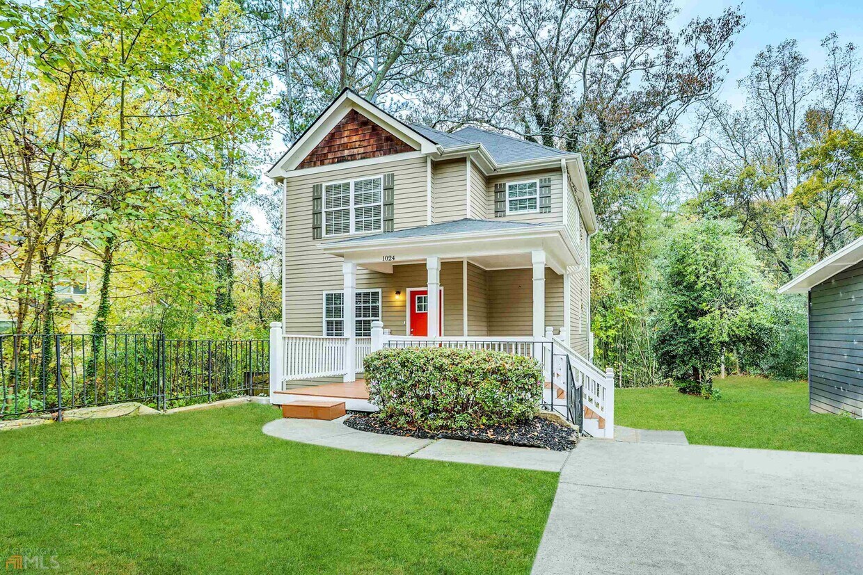 Primary Photo - 1024 Ada Ave NW