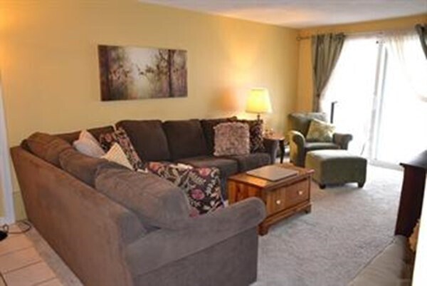 Building Photo - 16 Kenmar Dr