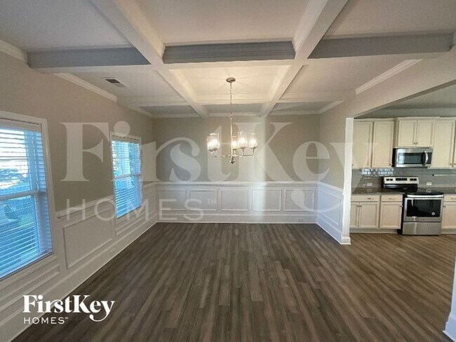 Building Photo - 499 Royal Oak Ln