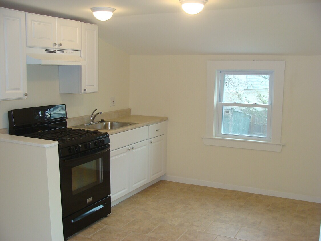 100 Chapel St Unit 2, Newton, MA 02458 Apartments in Newton, MA