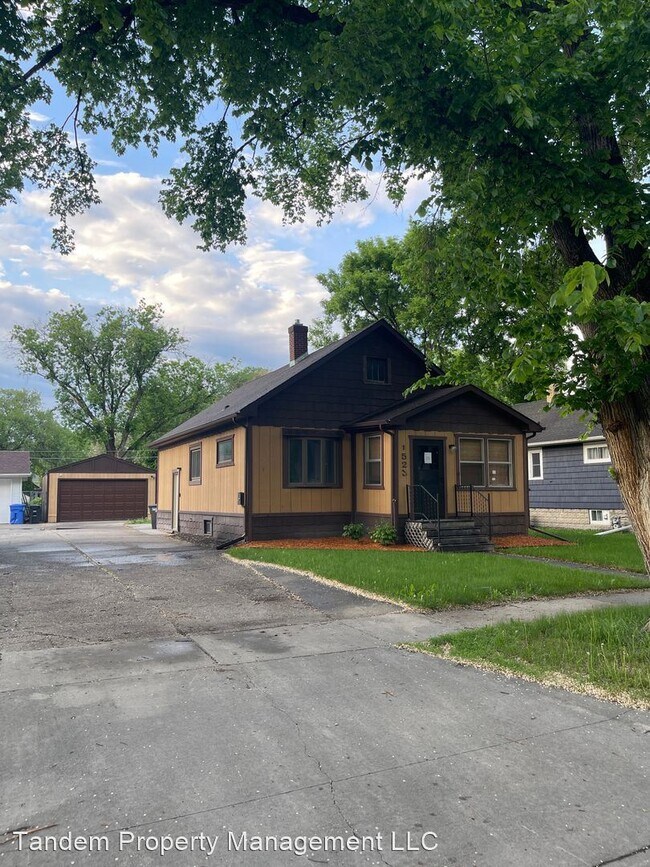 Building Photo - 3 br, 1 bath House - 1525 7th Ave S