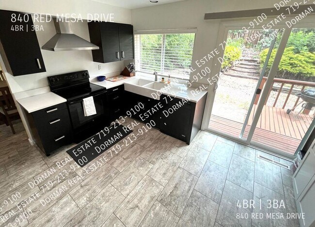 Foto del edificio - Spacious Home Close to Quail Lake!