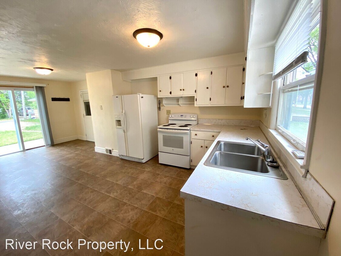 Primary Photo - 3 br, 1 bath House - 1537 University Drive...