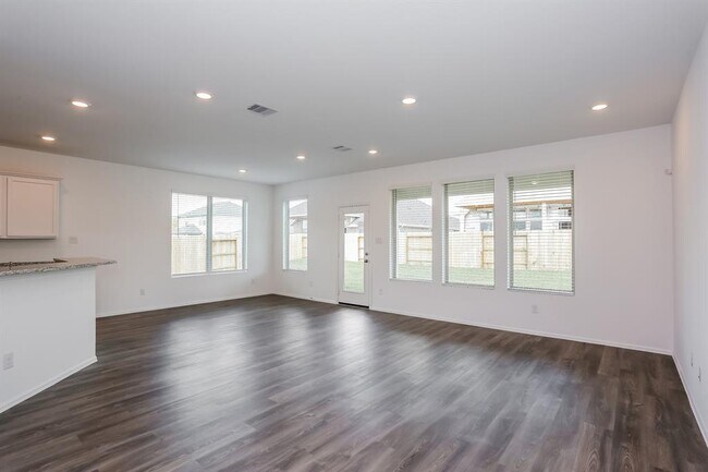 Building Photo - 9011 Willowridge ct