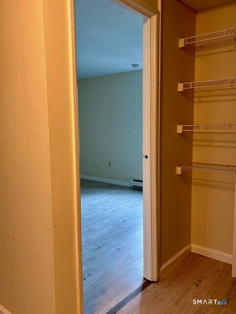 Foto del edificio - 176 Burgundy Hill Ln