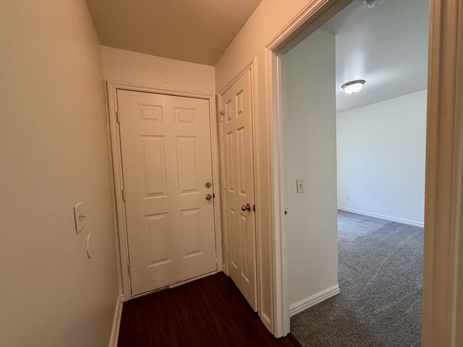 Foto del edificio - 297 Graystone Cir