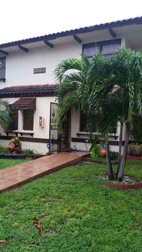 Foto principal - 12253 SW 16th Terrace