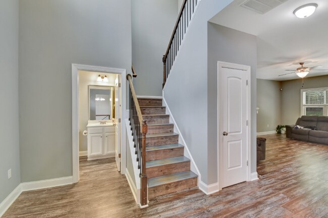 Building Photo - 66 Brakas Ln