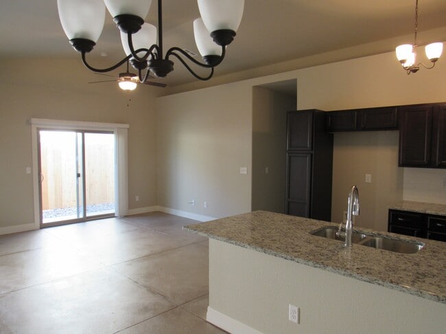 Foto del edificio - 3716 N Tyler Ct