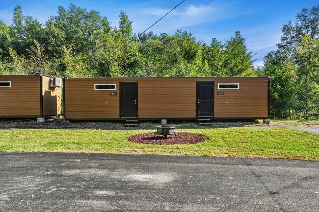 Building Photo - Studio Efficiency Apartment