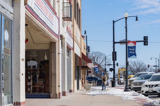 Locals find plenty of shopping and dining options on Grand Ave and 14th Street.