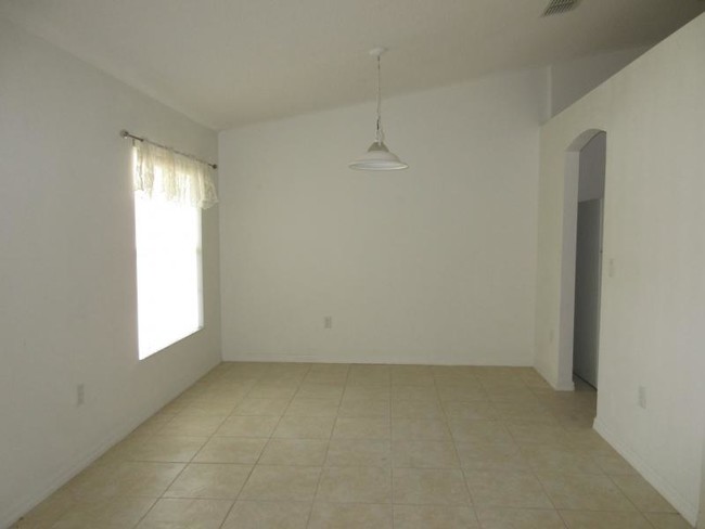 Building Photo - 3448 Montano Ave