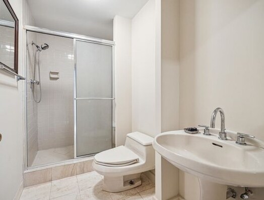 Foto del edificio - 651 Bering Dr