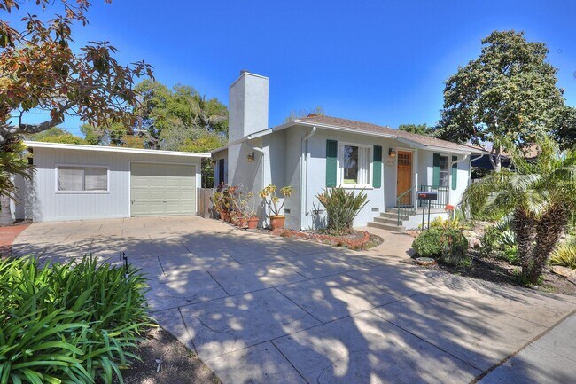 Foto del edificio - 802 Kentia Ave