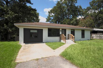 Building Photo - 115 Kathryn Dr