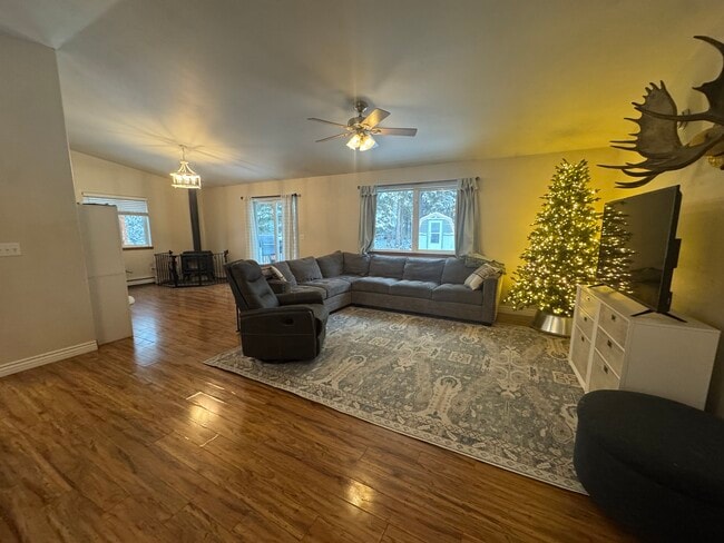 Building Photo - 580 Orion Dr