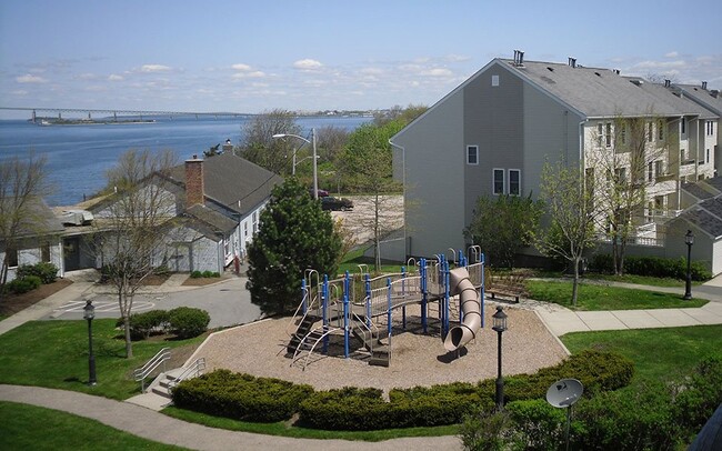 Foto del edificio - Fort Adams at NAVSTA Newport Family Homes