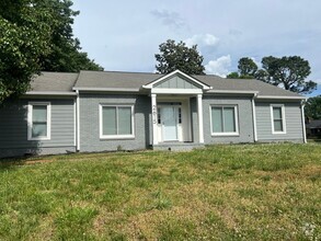 Building Photo - 2615 Baystock Rd