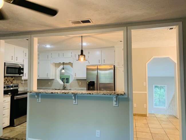 Kitchen - 955 Camp Creek Dr SW