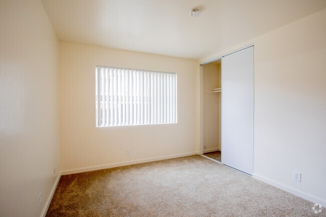 3HAB, 2BA - 1030SF - Regency & Lexington Apartments