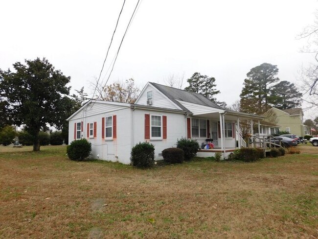 Building Photo - 107 Magazine Rd