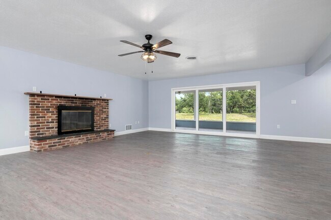 Building Photo - 4505 Hackamore Rd
