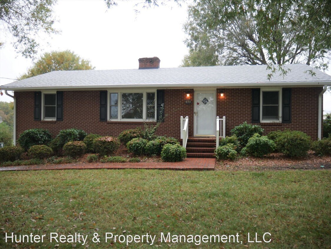 Primary Photo - 2 br, 2 bath House - 654 Meadowlark Dr.