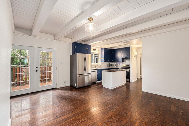 Building Photo - 6766 Paso Robles Dr