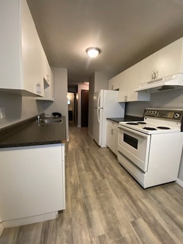 Building Photo - 9607-9103 103 Ave