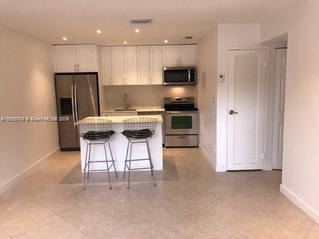 Foto del edificio - 2715 Tigertail Ave