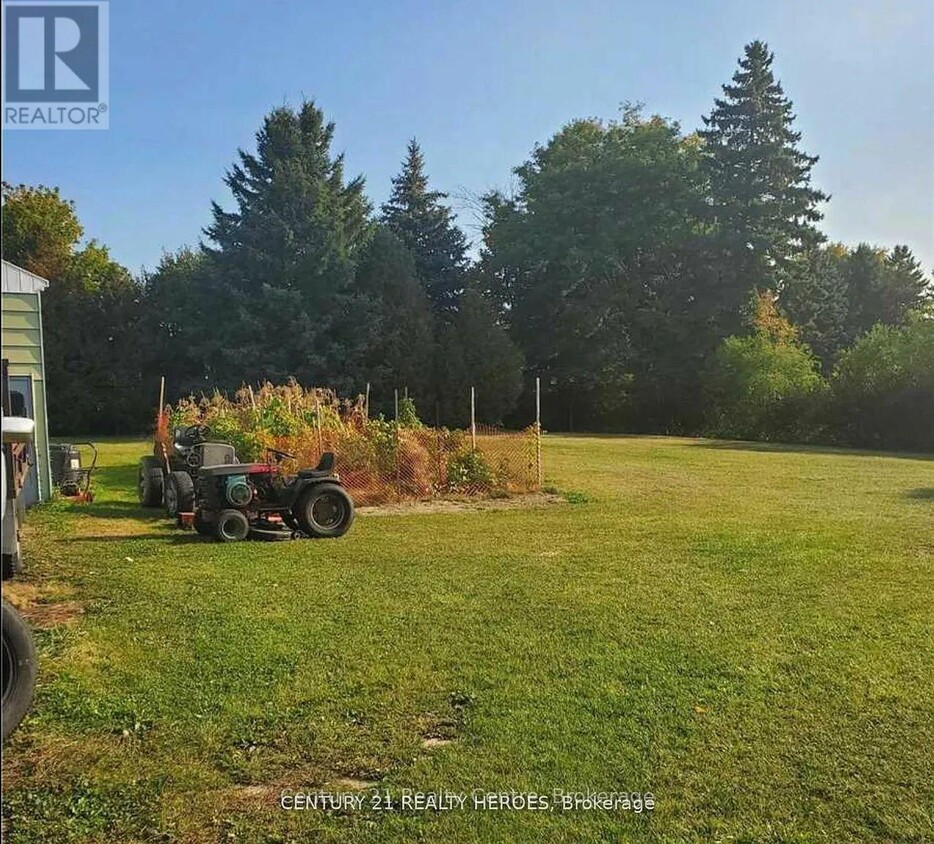 Photo du bâtiment - 9648 Twenty Rd W