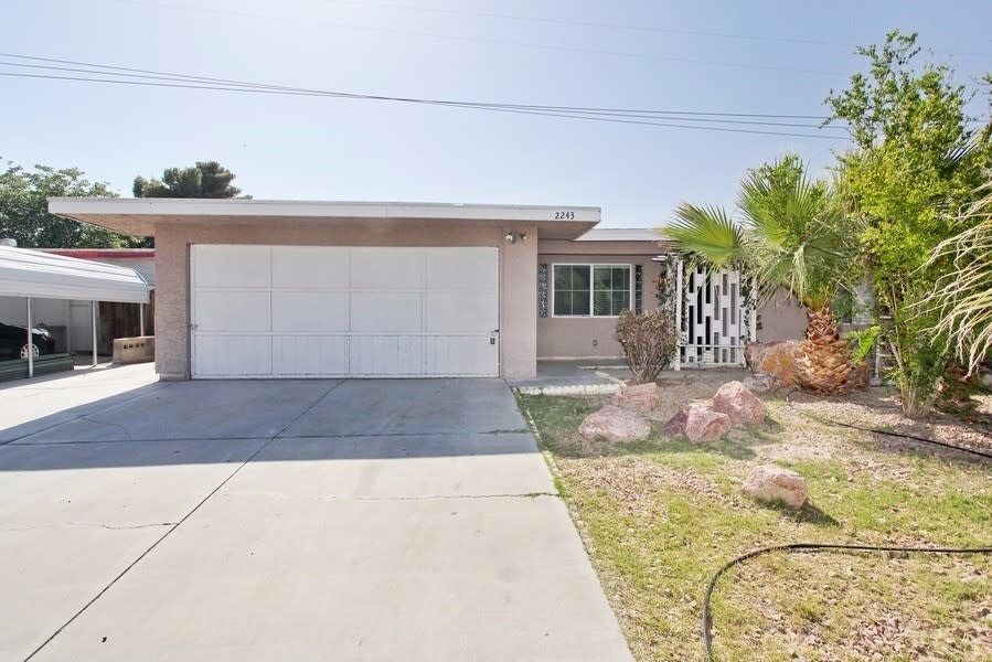 Primary Photo - 2243 Anglia St