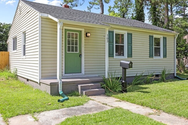 Building Photo - 103 Robin Rd