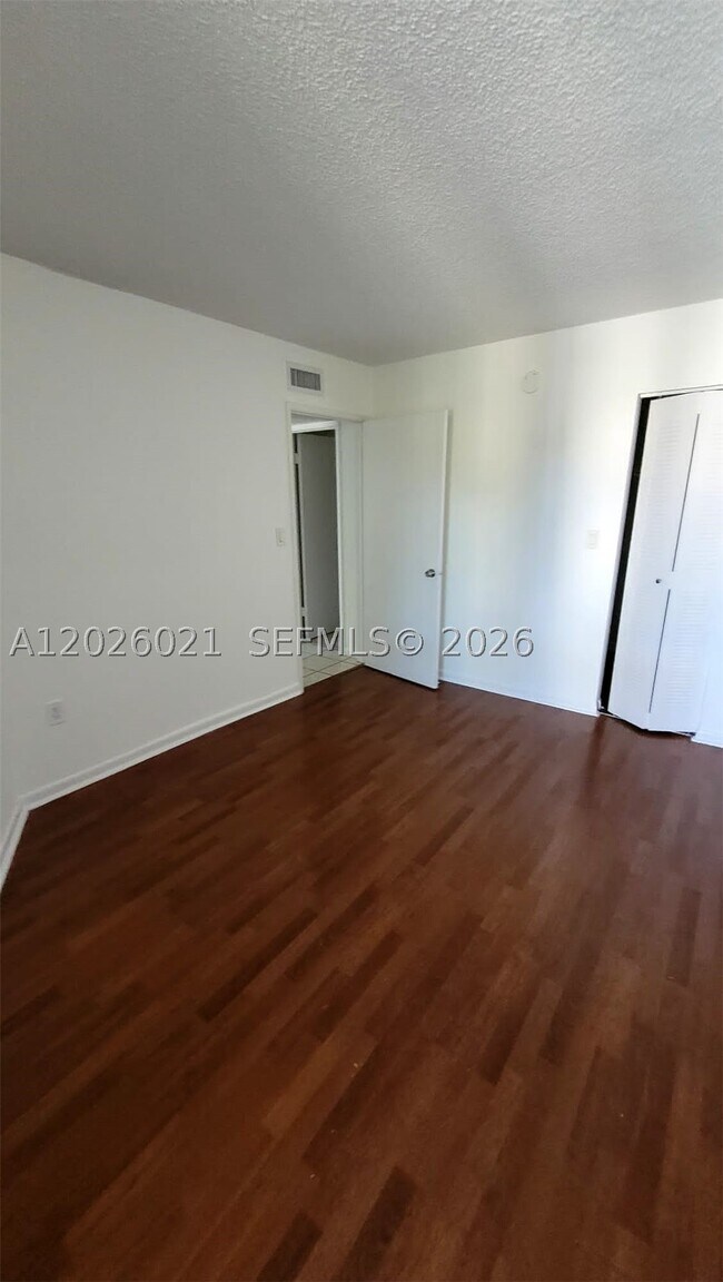 Foto del edificio - 6995 NW 186th St