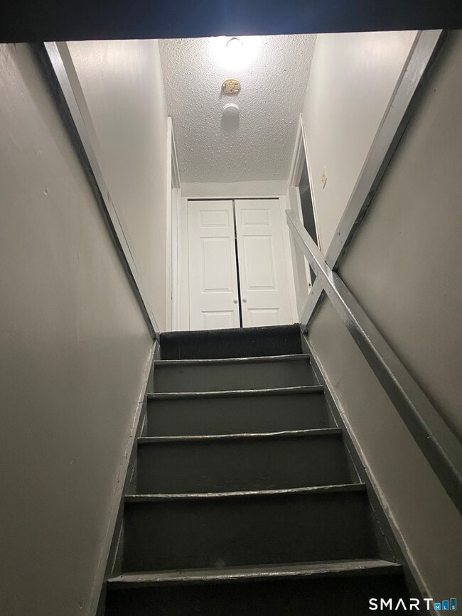 Building Photo - 1880 Seaview Ave