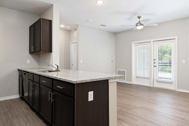 Building Photo - Meadowbrook