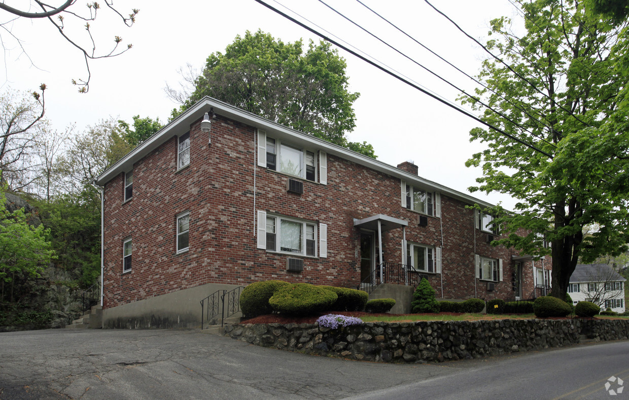 Primary Photo - 17 Burlington St