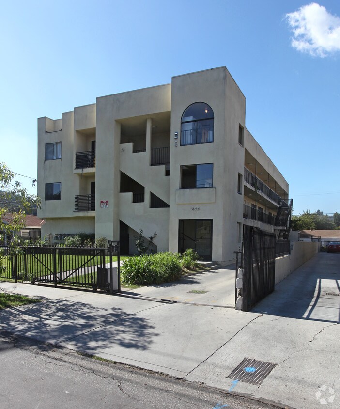 Primary Photo - 260 S Avenue 55