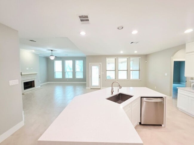 Foto del edificio - 4822 La Santa Rd