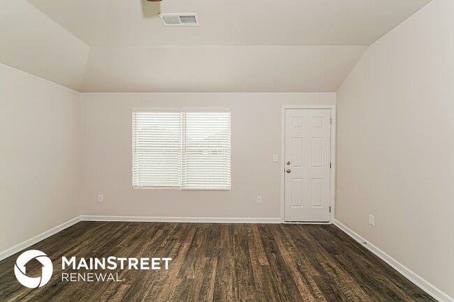 Building Photo - 65 Jonathan Dr