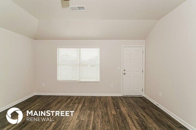 Foto del edificio - 65 Jonathan Dr