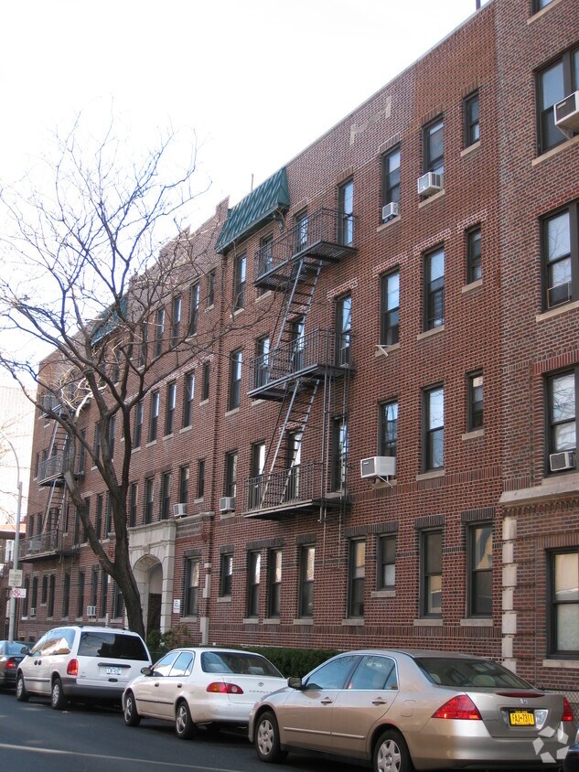 Foto principal - 31-49 29th Street