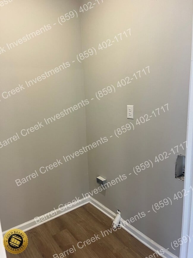 Building Photo - 2-Bed 1-Bath House + Large Storage Garage