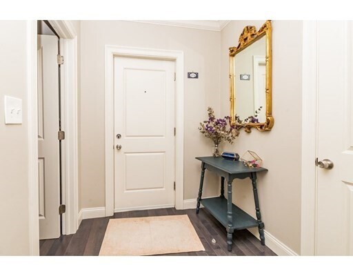 Building Photo - 15 Thornton St